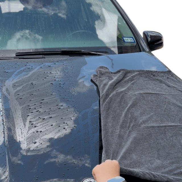 Absorbent Car Drying Towel in action